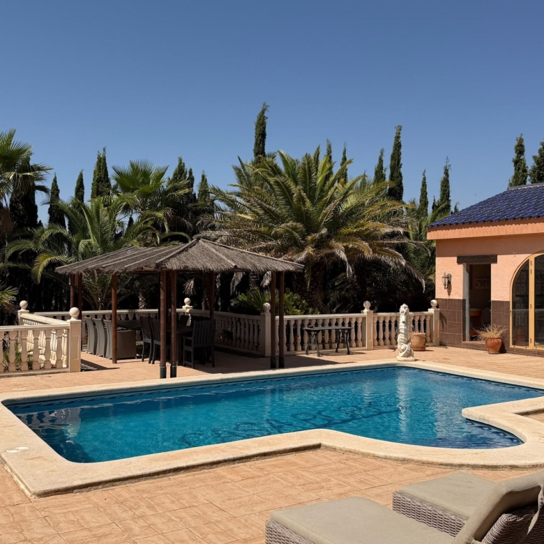Country House in Pinoso (Ref: DOSI-3679)