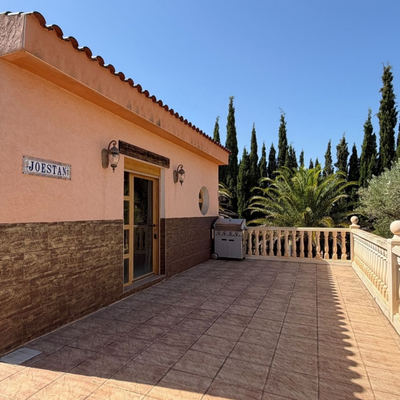 Country House in Pinoso (Ref: DOSI-3679)