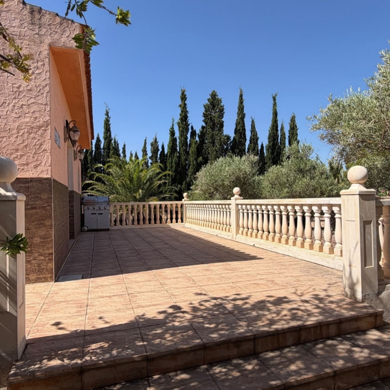 Country House in Pinoso (Ref: DOSI-3679)