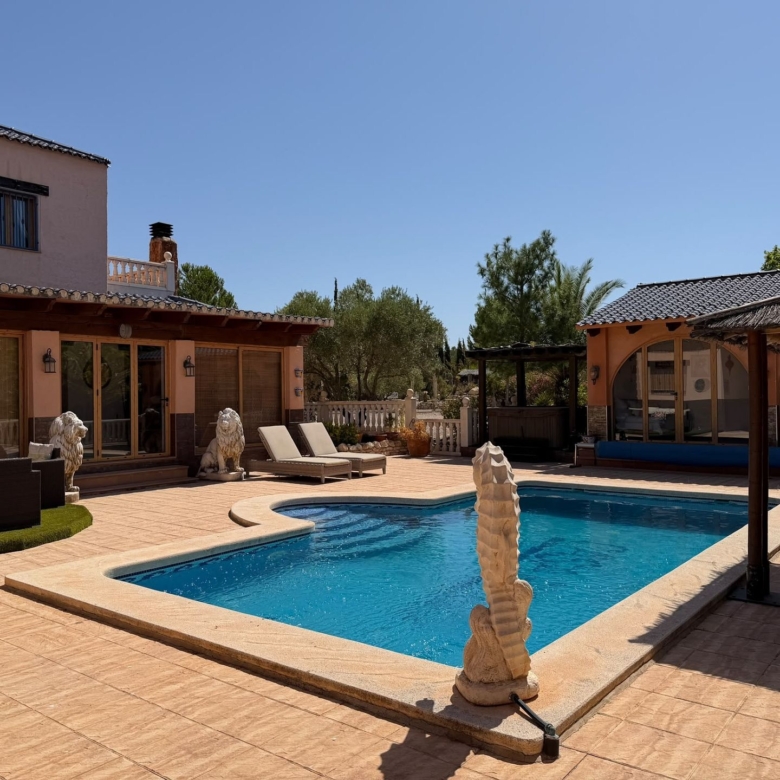 Country House in Pinoso (Ref: DOSI-3679)