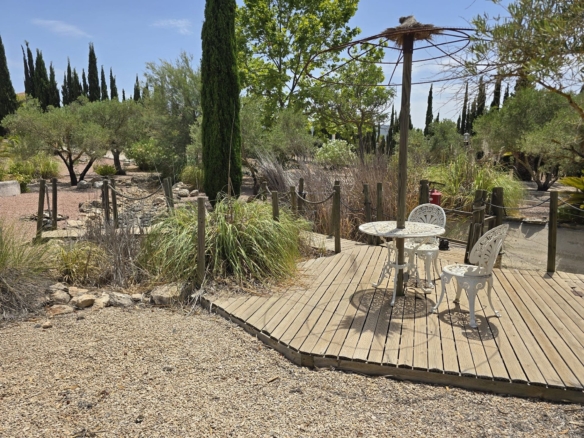 Country House in Pinoso (Ref: DOSI-3679)