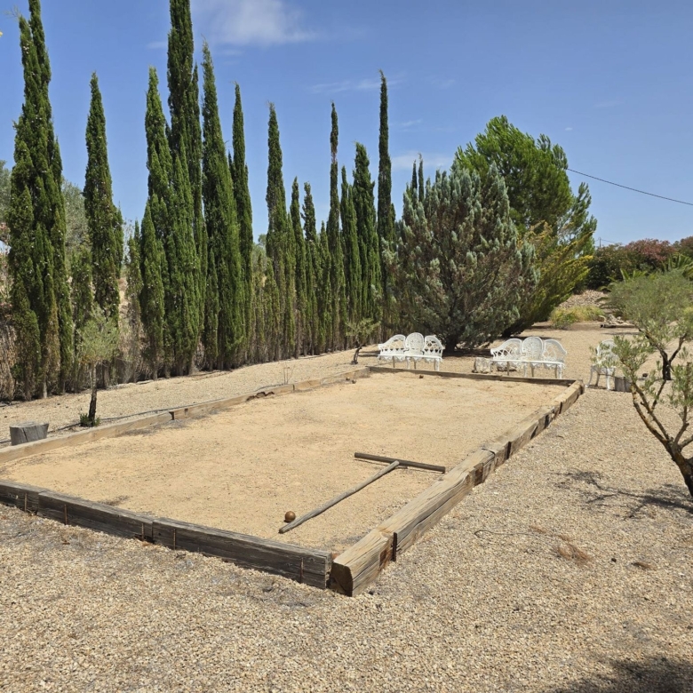 Country House in Pinoso (Ref: DOSI-3679)