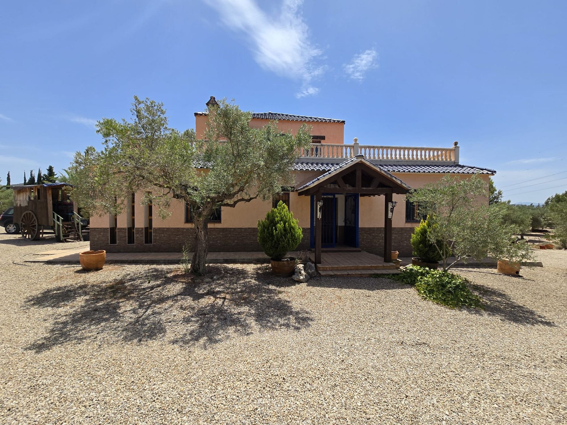 Country House in Pinoso (Ref: DOSI-3679)