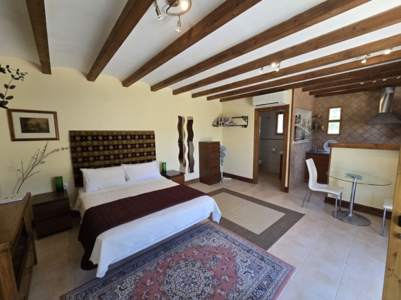 Country House in Pinoso (Ref: DOSI-3679)