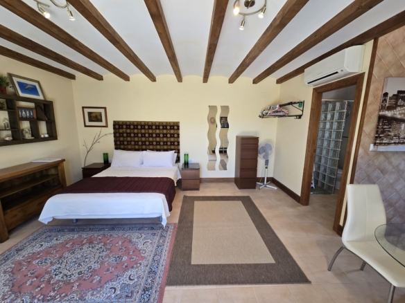 Country House in Pinoso (Ref: DOSI-3679)