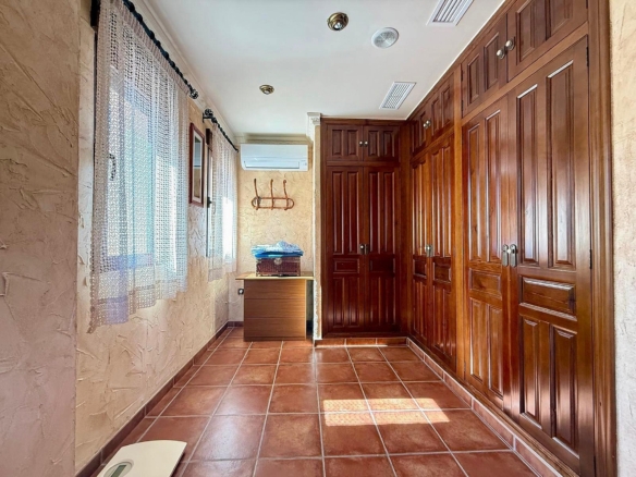 Luxurious Property in Salinas (Ref: DOSI-3573)